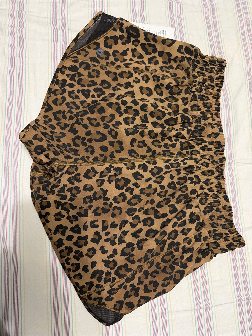 Lululemon Hotty Hot High-Rise Lined Short 2.5" True Leopard NWT Size 8 - Picture 2 of 6